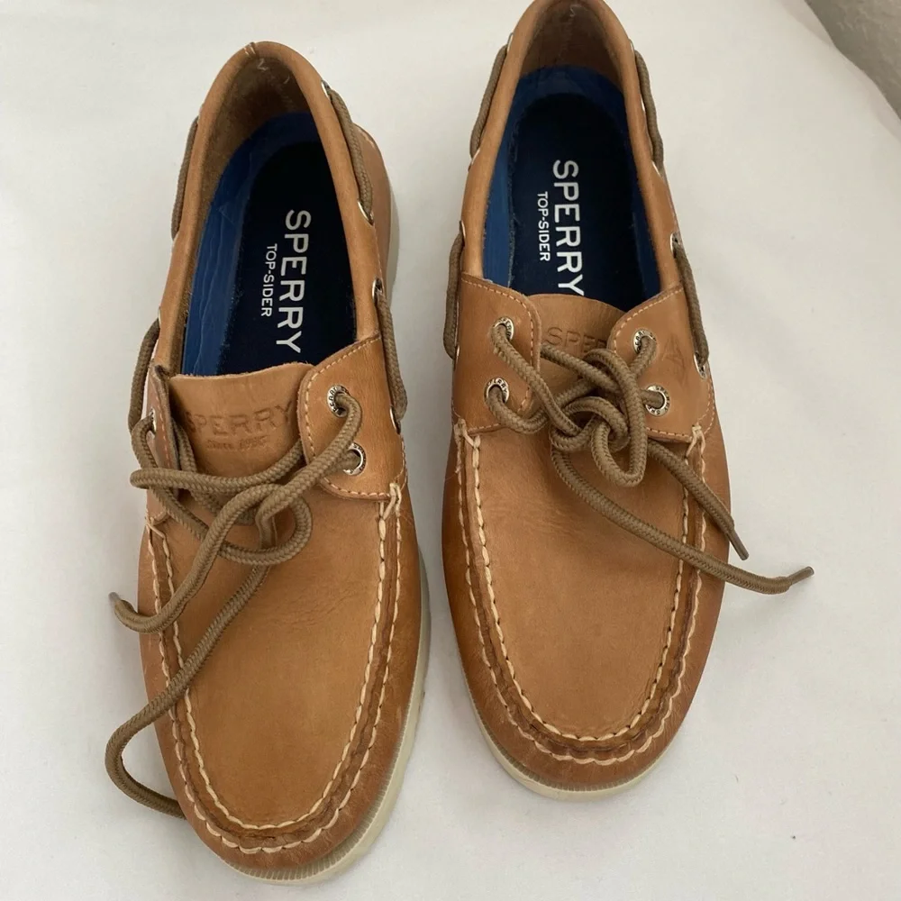 Men’s Sperry Authentic Original 2-Eye Boat Shoe Size 8M. Lace closure. Leather